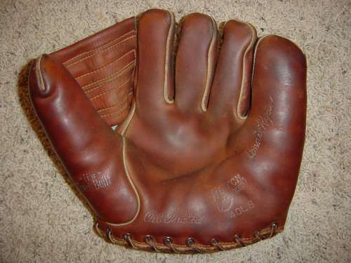 Connie Ryan Hutch 40LS Front